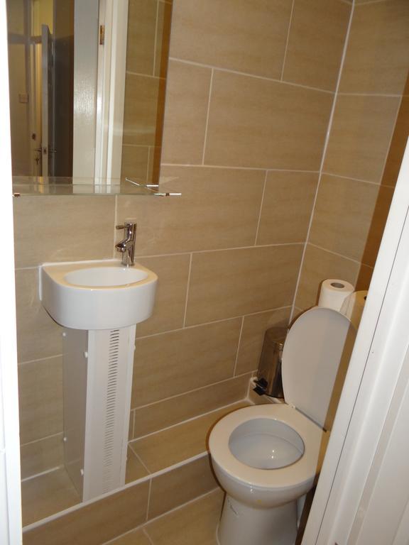 Vallance Road House London Room photo